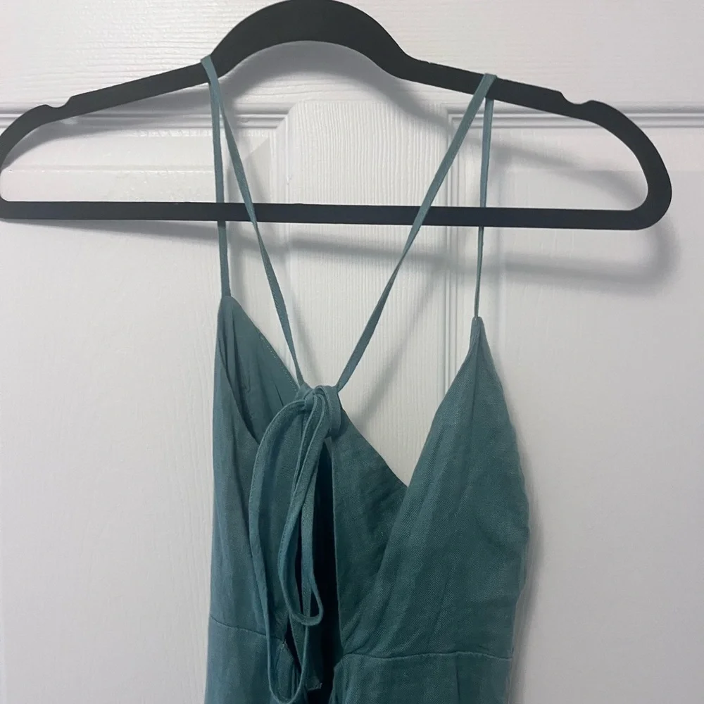 Women's Premium Linen Cutout Midi Dress - Picture 10 of 12